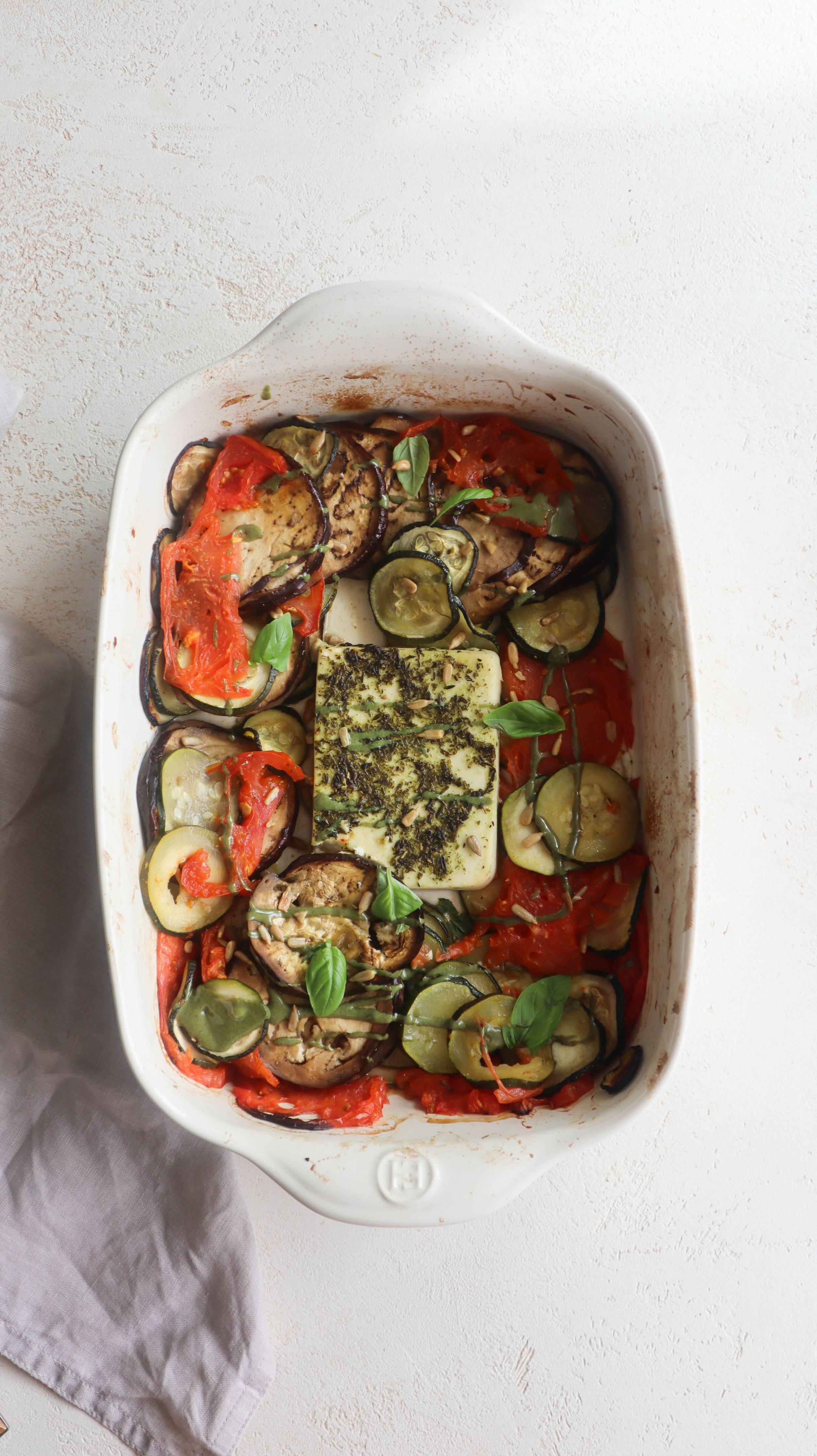 Legume cu brânză vegană la cuptor