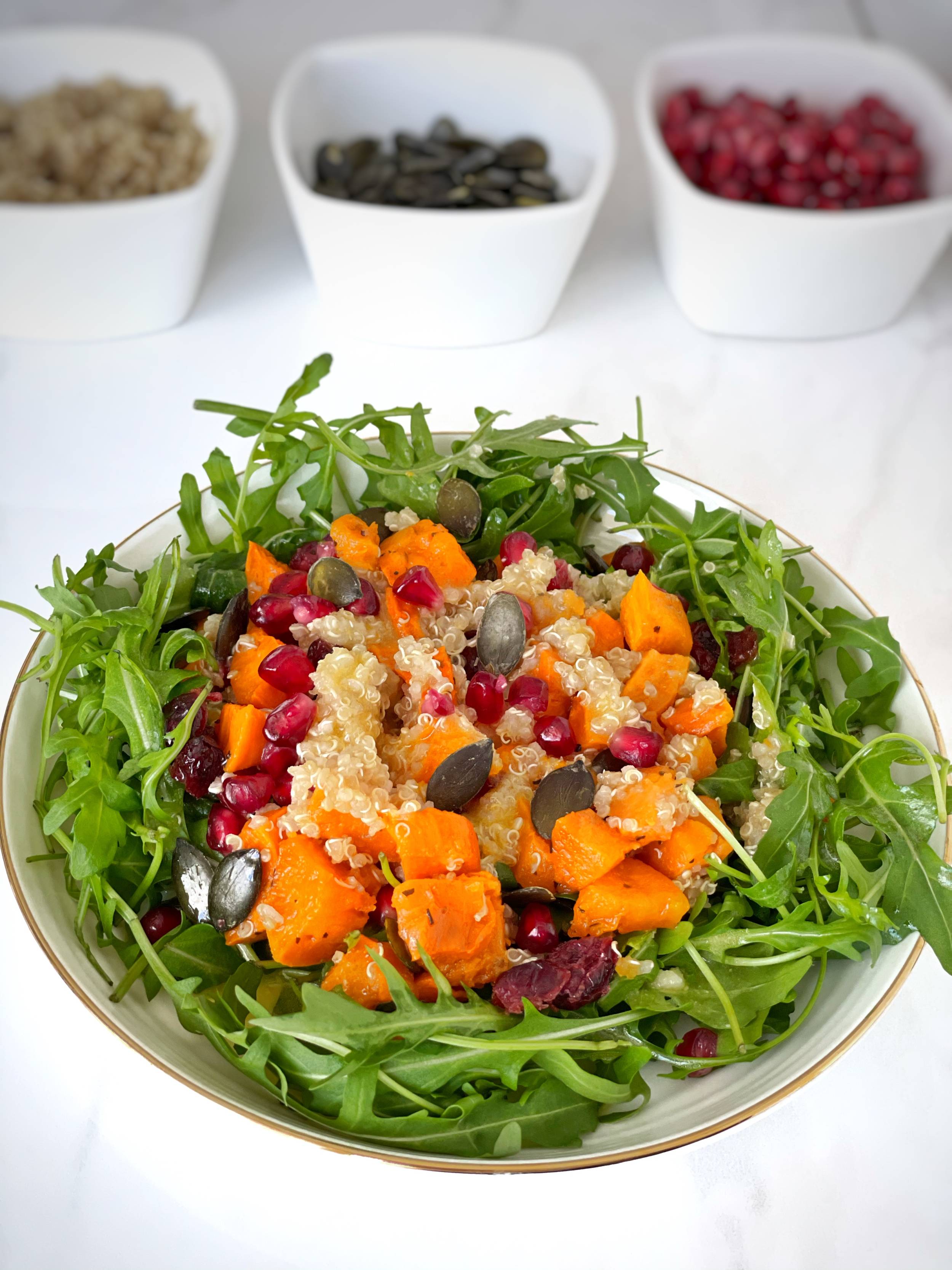 Salata cu cartof dulce,quinoa și dressing de citrice